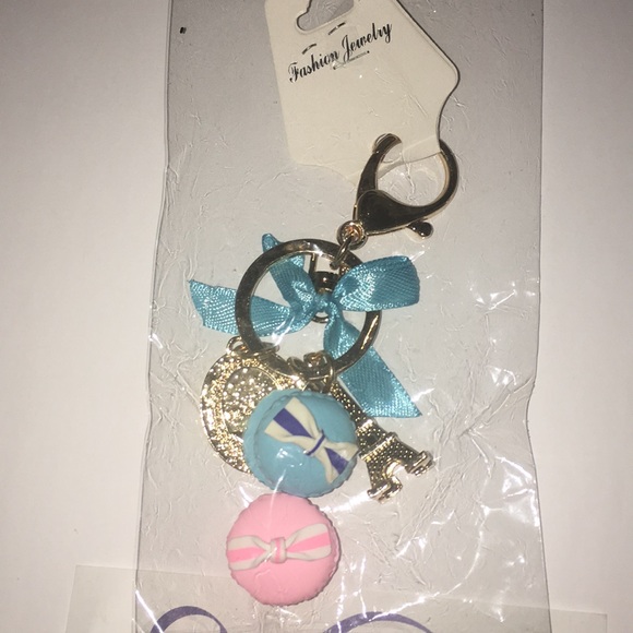 Twilly & Macaroon Keychain - Picture 4 of 5
